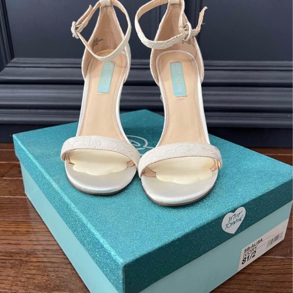 Blue by Betsey Johnson Lace & Crystal Wedge Heels - Women’s Size 8.5 - Picture 2 of 6